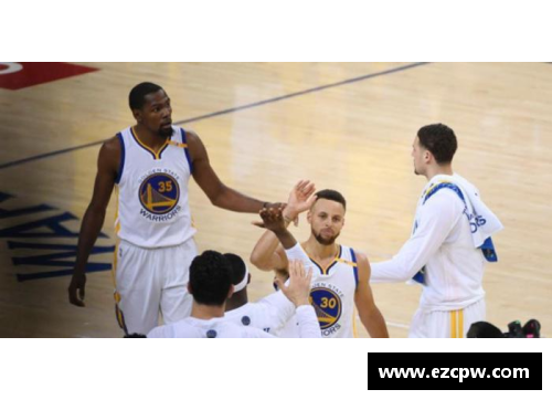 狗万官网4比1！勇士主场夺得NBA总冠军库里杜兰特合砍73分 - 副本 (2)